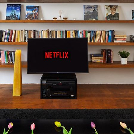 Prague Days - 1Bdr Apt W Netflix - Zizkov Tower ภายนอก รูปภาพ